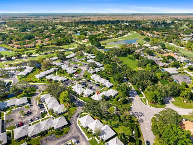 842 Club Dr 842, Palm Beach Gardens, FL 33418