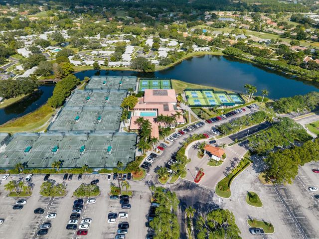 842 Club Dr 842, Palm Beach Gardens, FL 33418