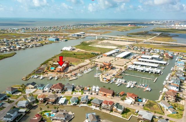 411 Sailfish Avenue 102, Freeport, TX 77541