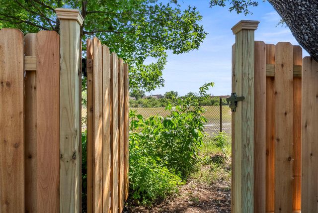 4411 Bilboa DR, Austin, TX 78759