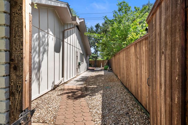 4411 Bilboa DR, Austin, TX 78759