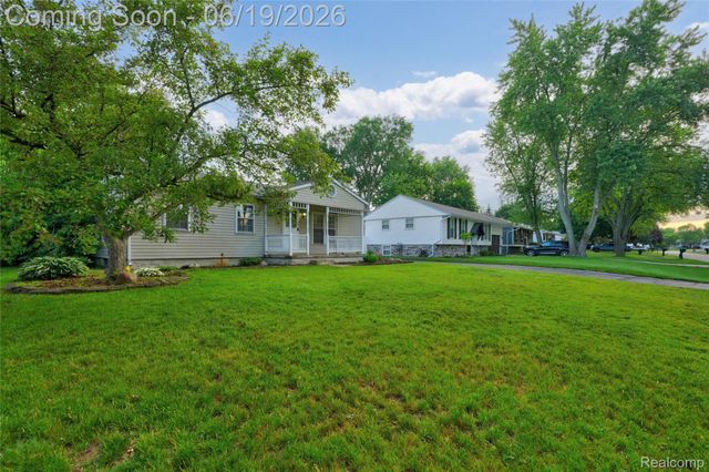 778 Manzano Drive, Wolverine Lake Village, MI 48390