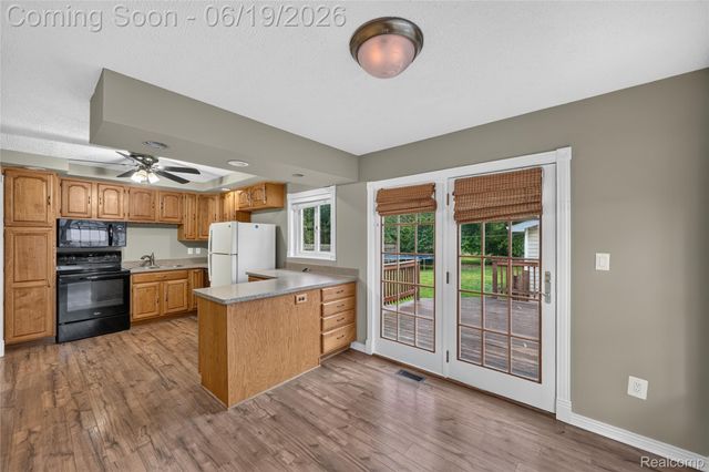 778 Manzano Drive, Wolverine Lake Village, MI 48390