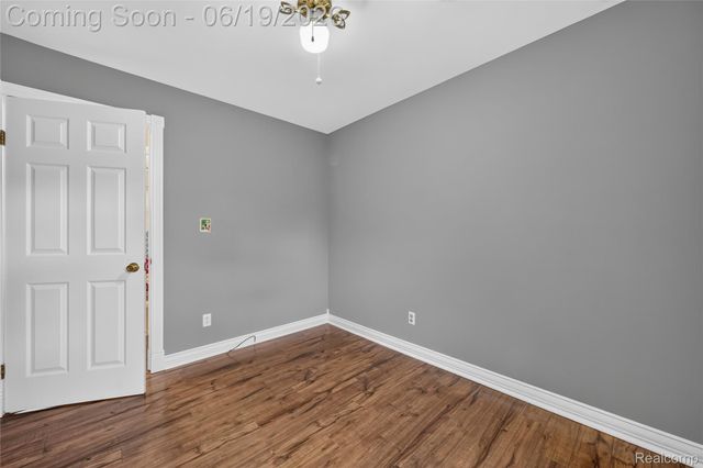 778 Manzano Drive, Wolverine Lake Village, MI 48390