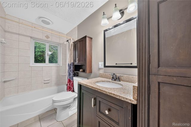 778 Manzano Drive, Wolverine Lake Village, MI 48390