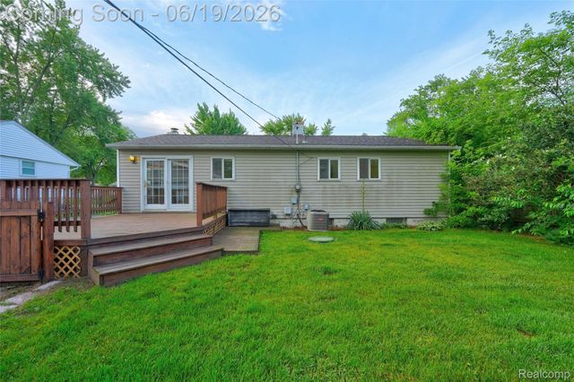 778 Manzano Drive, Wolverine Lake Village, MI 48390