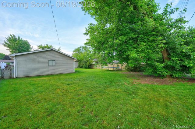 778 Manzano Drive, Wolverine Lake Village, MI 48390