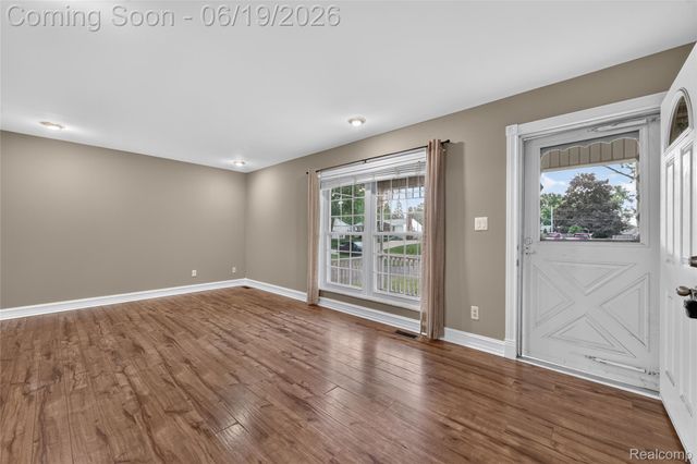 778 Manzano Drive, Wolverine Lake Village, MI 48390