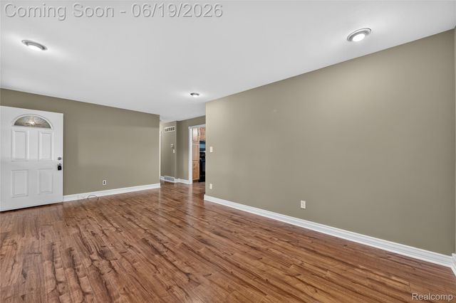 778 Manzano Drive, Wolverine Lake Village, MI 48390