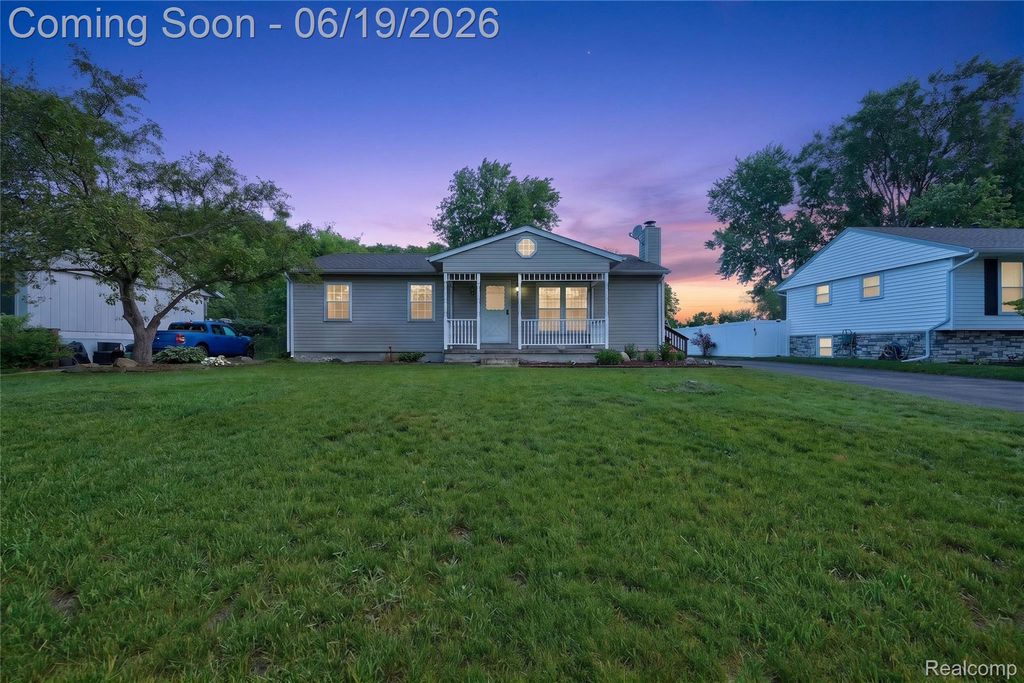 778 Manzano Drive, Wolverine Lake Village, MI 48390