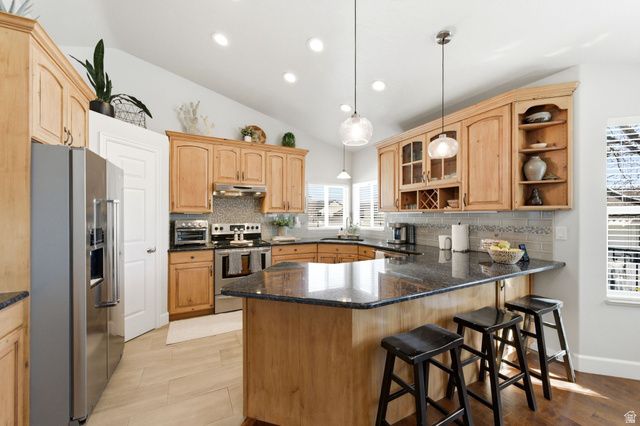 6577 S HIGH BLUFF DR, West Valley City, UT 84118