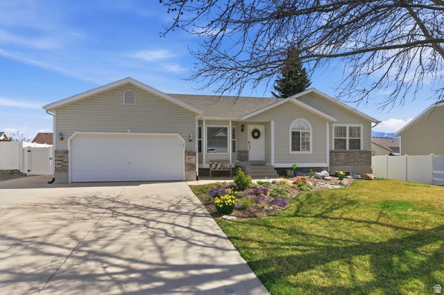 6577 S HIGH BLUFF DR, West Valley City, UT 84118