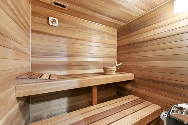 6577 S HIGH BLUFF DR, West Valley City, UT 84118