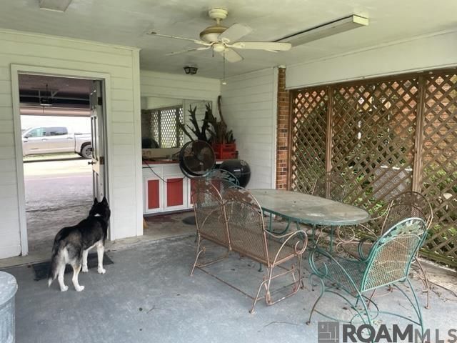 7740 False River Rd, Oscar, LA 70762