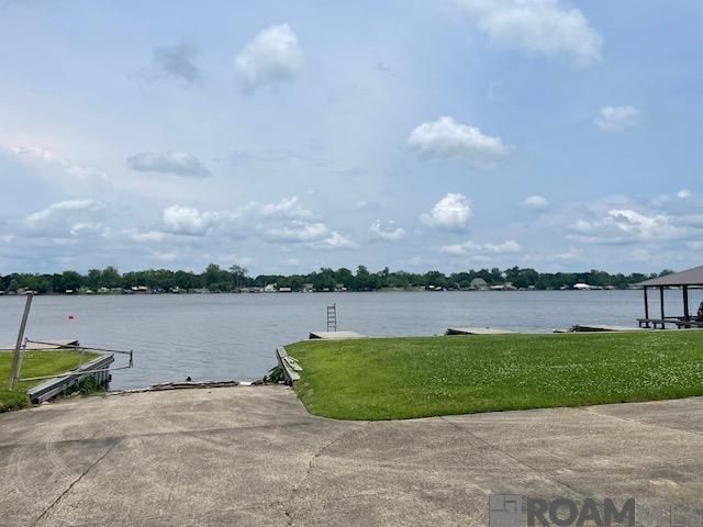 7740 False River Rd, Oscar, LA 70762