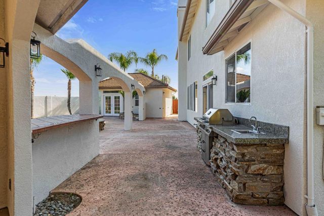 3913 Bayview Dr, Modesto, CA 95355