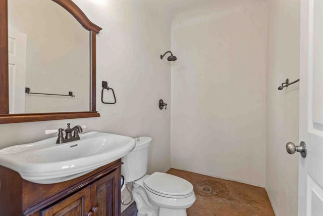 3913 Bayview Dr, Modesto, CA 95355