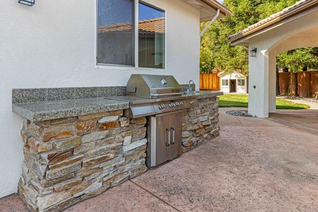 3913 Bayview Dr, Modesto, CA 95355