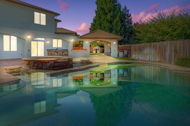 3913 Bayview Dr, Modesto, CA 95355