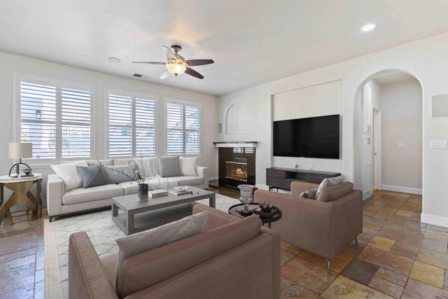 3913 Bayview Dr, Modesto, CA 95355