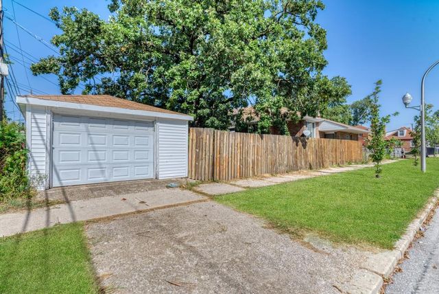 9760 S Dobson Avenue, Chicago, IL 60628