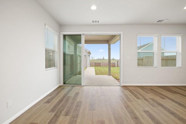 303 ELM BRANCH TRL, Taylor, TX 76574