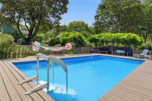 82 Rye Road, Greece, NY 14626