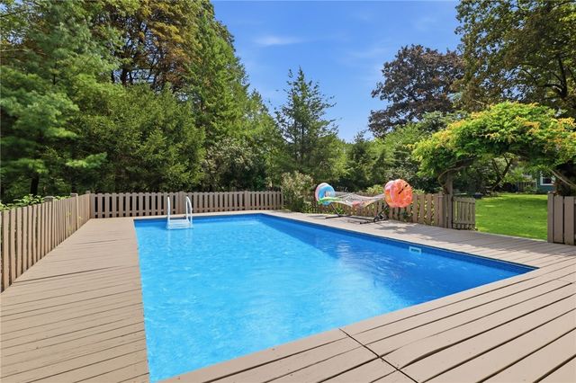 82 Rye Road, Greece, NY 14626