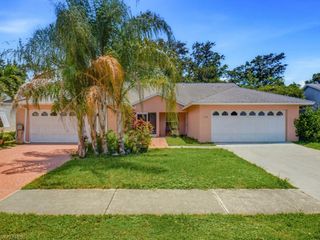 510 Saint Andrews BLVD 16, Naples, FL 34113