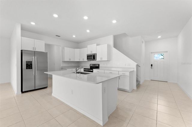 32063 POP ASH PLACE, San Antonio, FL 33576