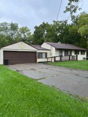 5302 Brobeck Street, Flint Twp, MI 48532