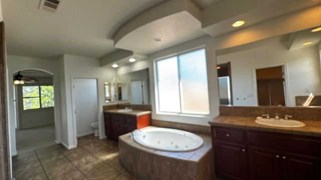 1421 Deepwell Dr, Stockton, CA 95209