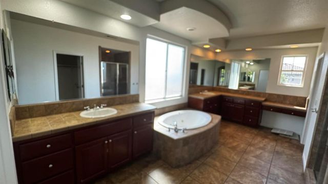 1421 Deepwell Dr, Stockton, CA 95209