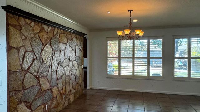 1421 Deepwell Dr, Stockton, CA 95209