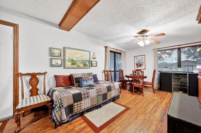 120 Turners Circle, Mabank, TX 75156