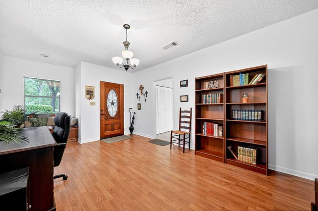 120 Turners Circle, Mabank, TX 75156