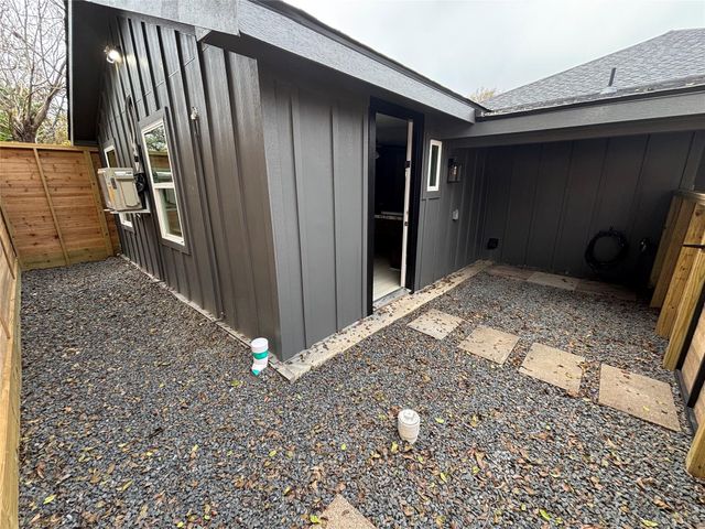 430 B N Hutcheson Street, Houston, TX 77003