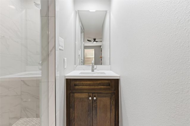 430 B N Hutcheson Street, Houston, TX 77003