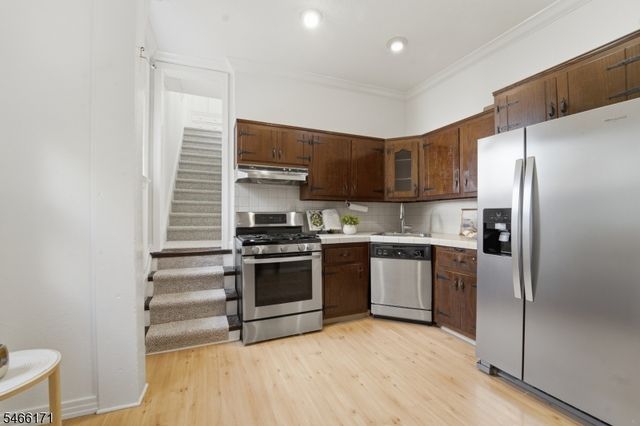 38 Forest Ave, Verona Twp., NJ 07044