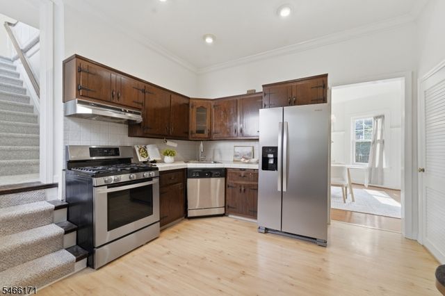 38 Forest Ave, Verona Twp., NJ 07044