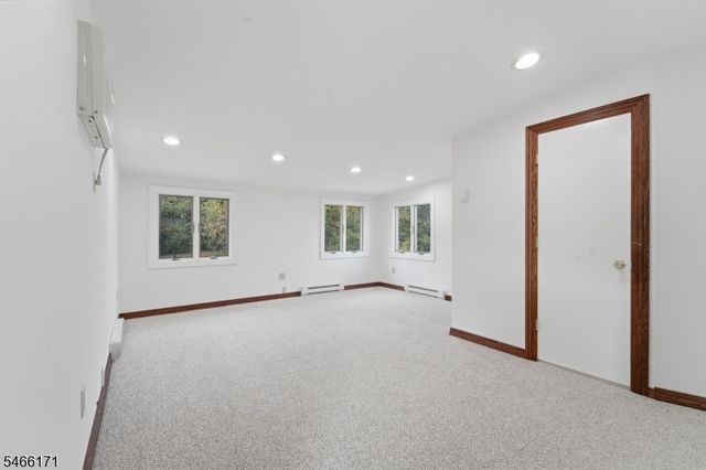 38 Forest Ave, Verona Twp., NJ 07044