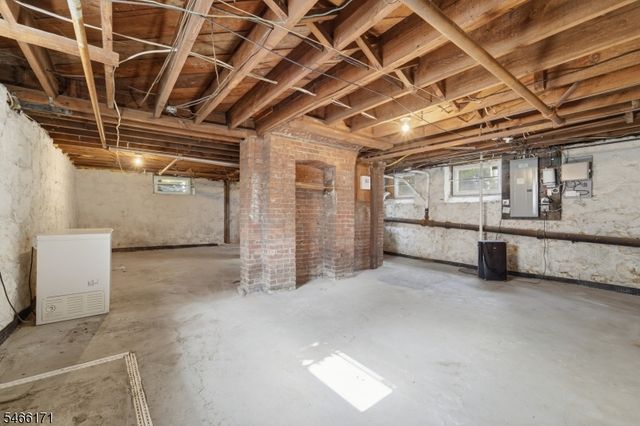 38 Forest Ave, Verona Twp., NJ 07044