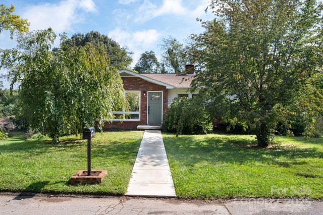 65 Rash Road, Asheville, NC 28806