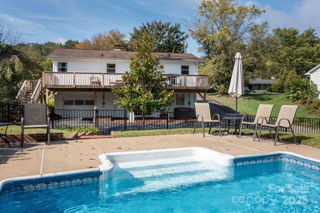 65 Rash Road, Asheville, NC 28806