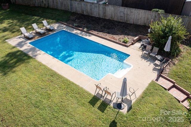 65 Rash Road, Asheville, NC 28806