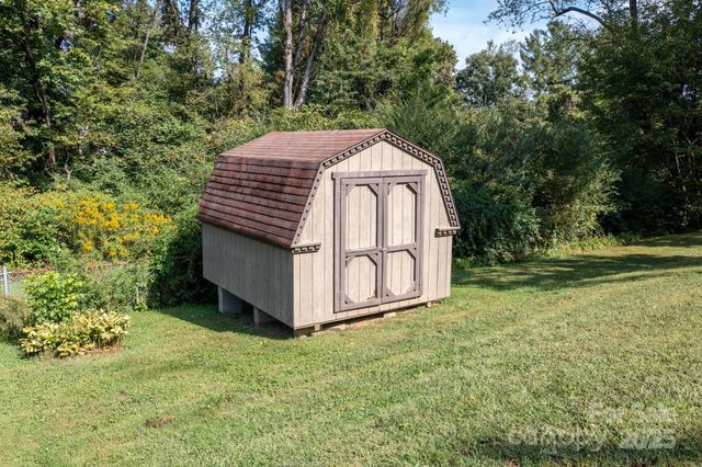 65 Rash Road, Asheville, NC 28806