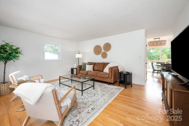 65 Rash Road, Asheville, NC 28806