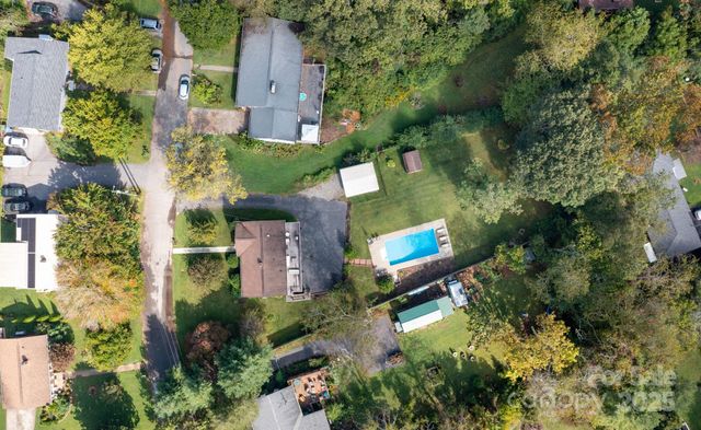 65 Rash Road, Asheville, NC 28806