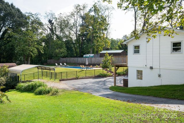 65 Rash Road, Asheville, NC 28806