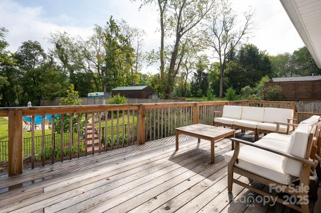 65 Rash Road, Asheville, NC 28806